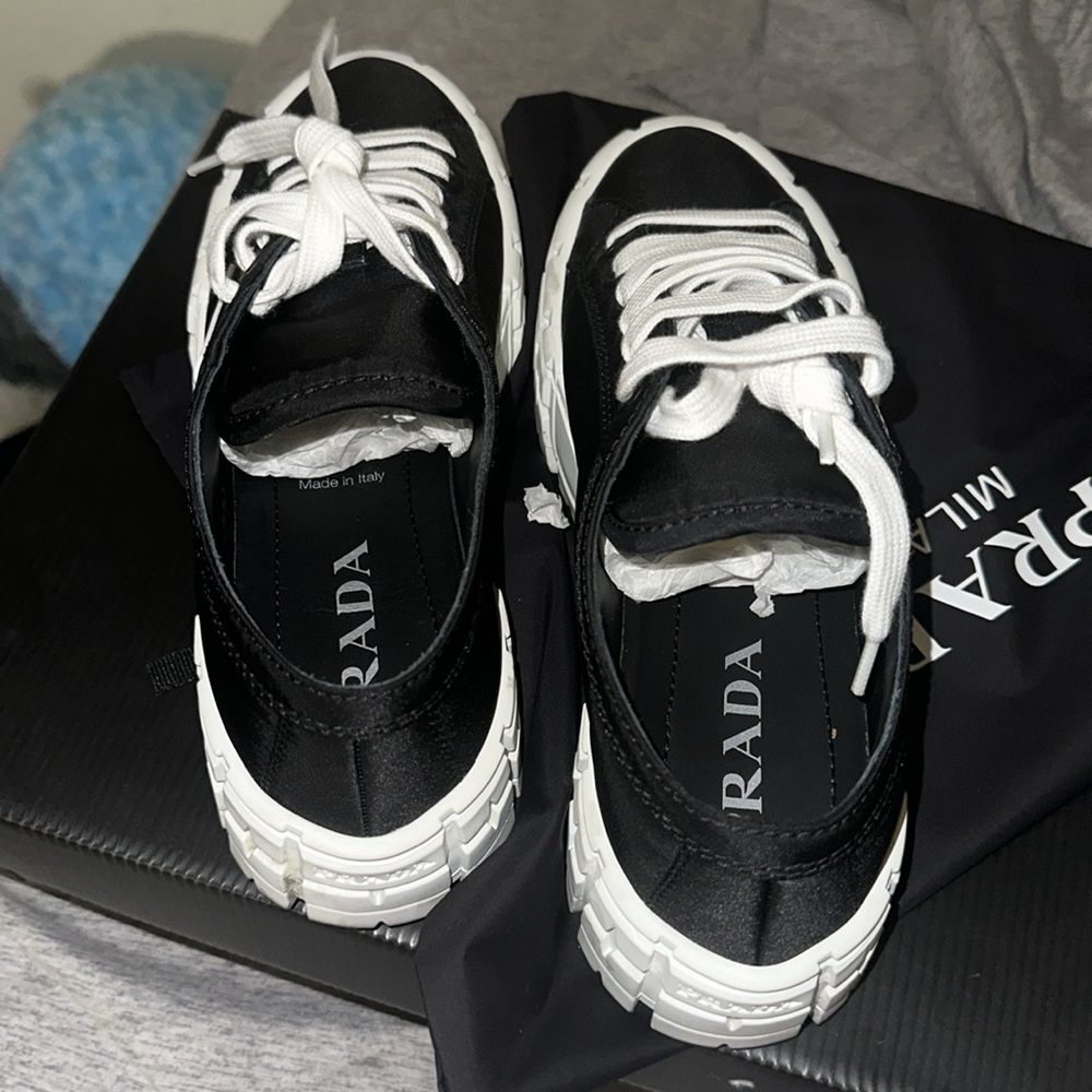 Prada Nylon Gabardine size 38 - Picture 2 of 5